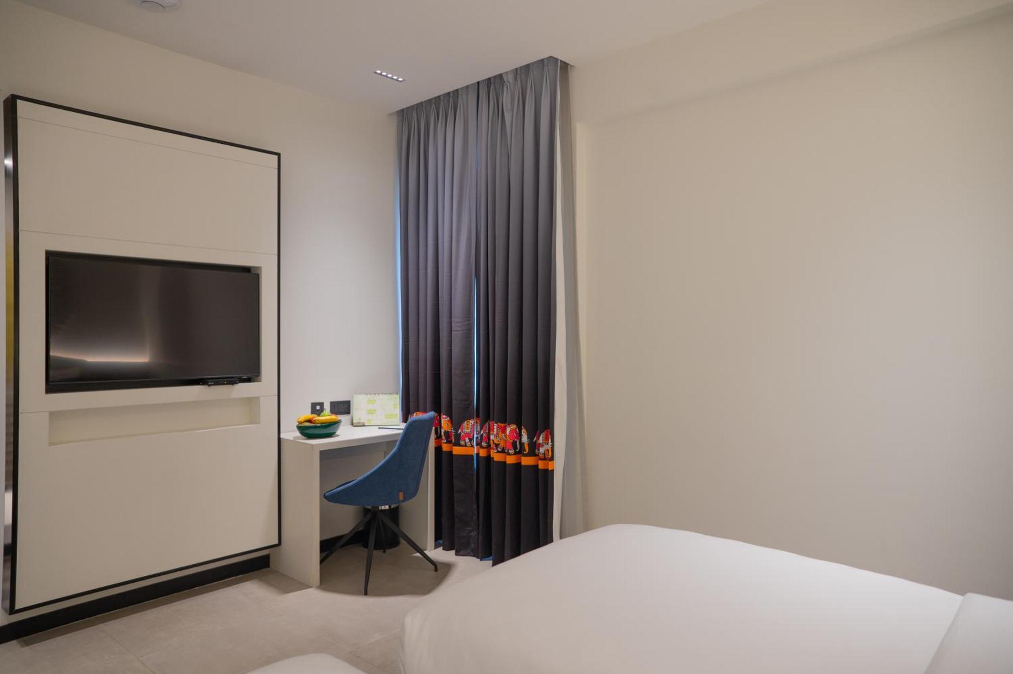 Zibe Luxe Kakinada By Grt Hotels Exterior photo